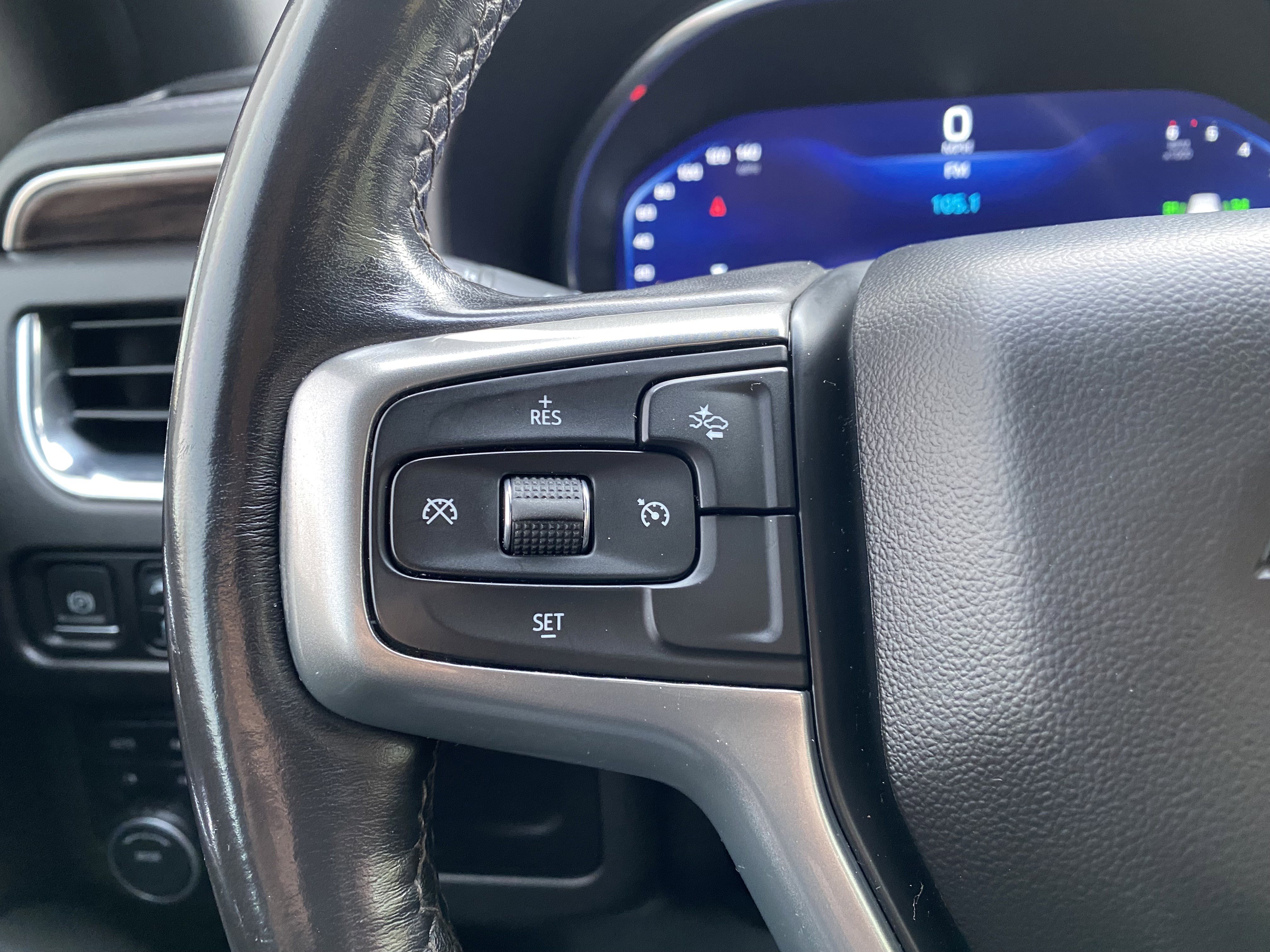 Used 2023 Chevrolet Suburban Z71 image 20