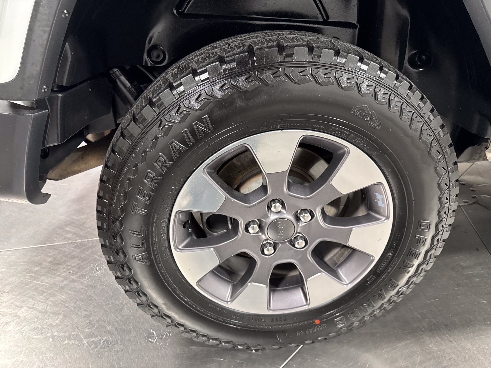 Used 2019 Jeep Wrangler Unlimited Sahara AWD/4WD image 17