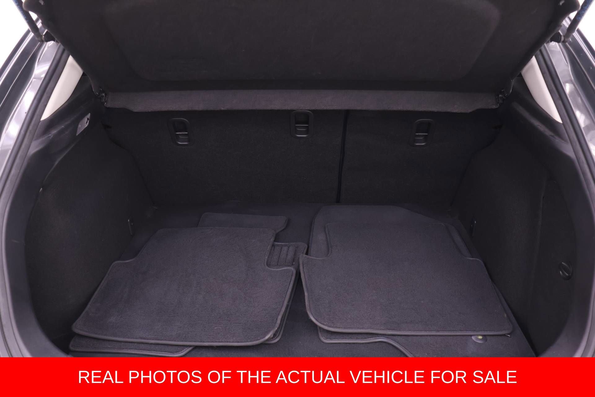 Used 2018 MAZDA MAZDA3 Touring FWD image 14
