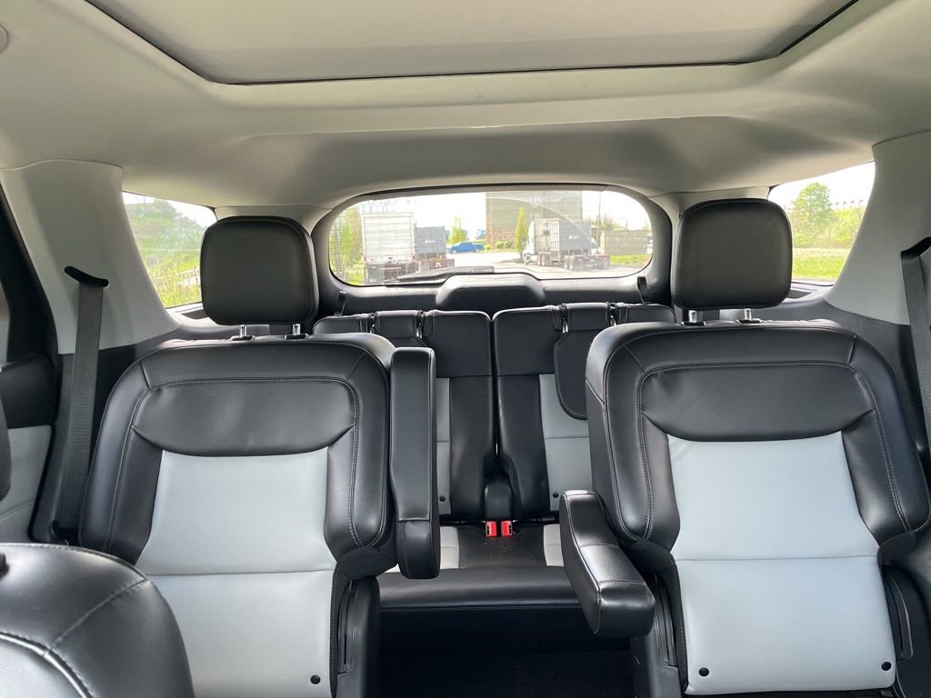 Used 2022 Ford Explorer XLT w/ Equipment Group 202A image 23