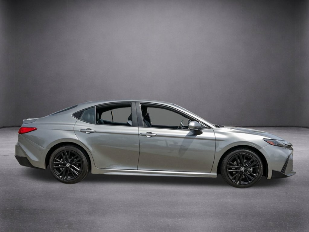Used 2025 Toyota Camry SE FWD image 3