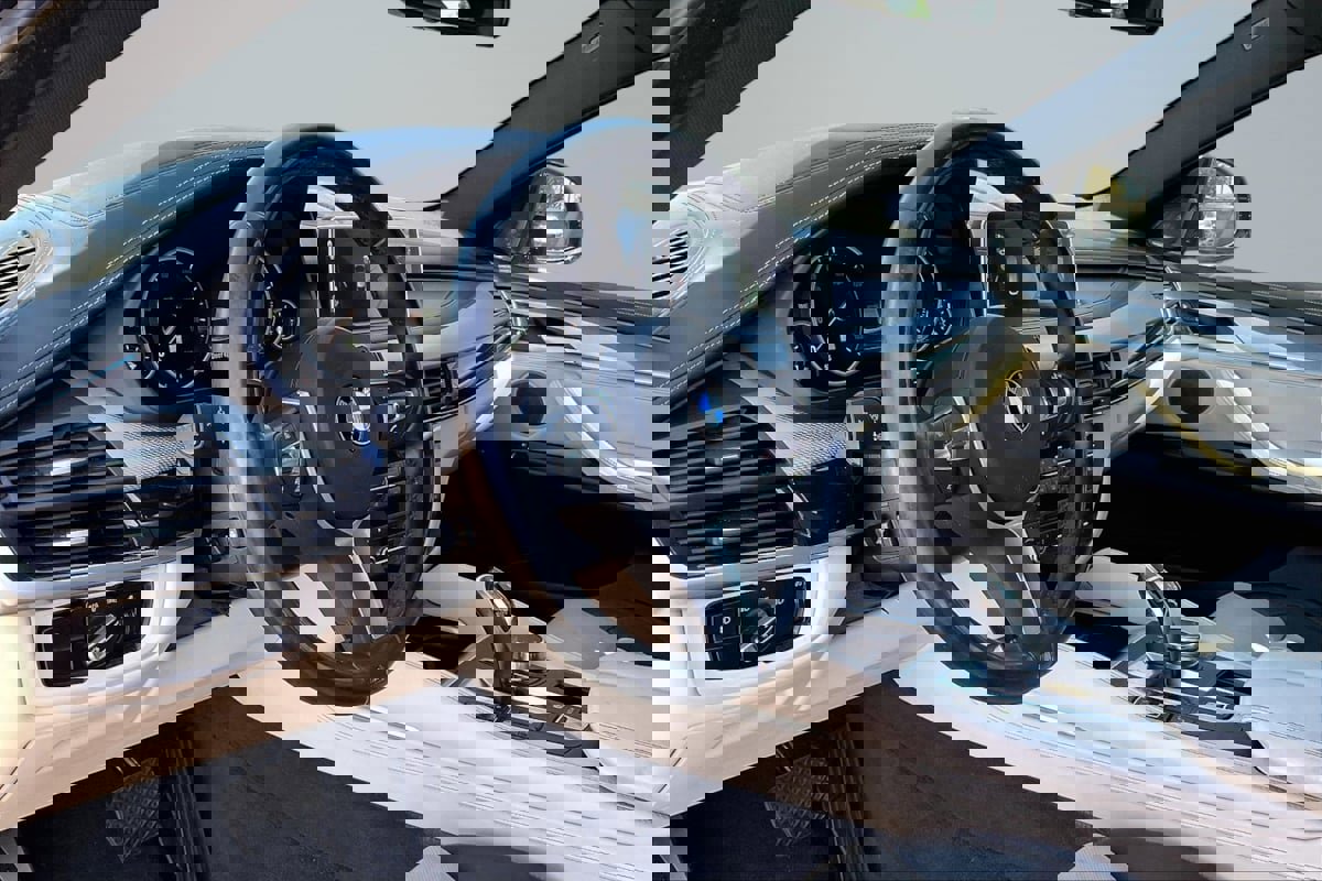 Used 2019 BMW X6 xDrive50i w/ M Sport Package image 14