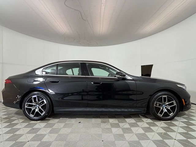 Used 2025 BMW i5 xDrive40 w/ Premium Package AWD/4WD image 6