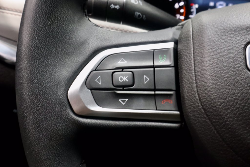 Used 2023 Jeep Compass Limited AWD/4WD image 25