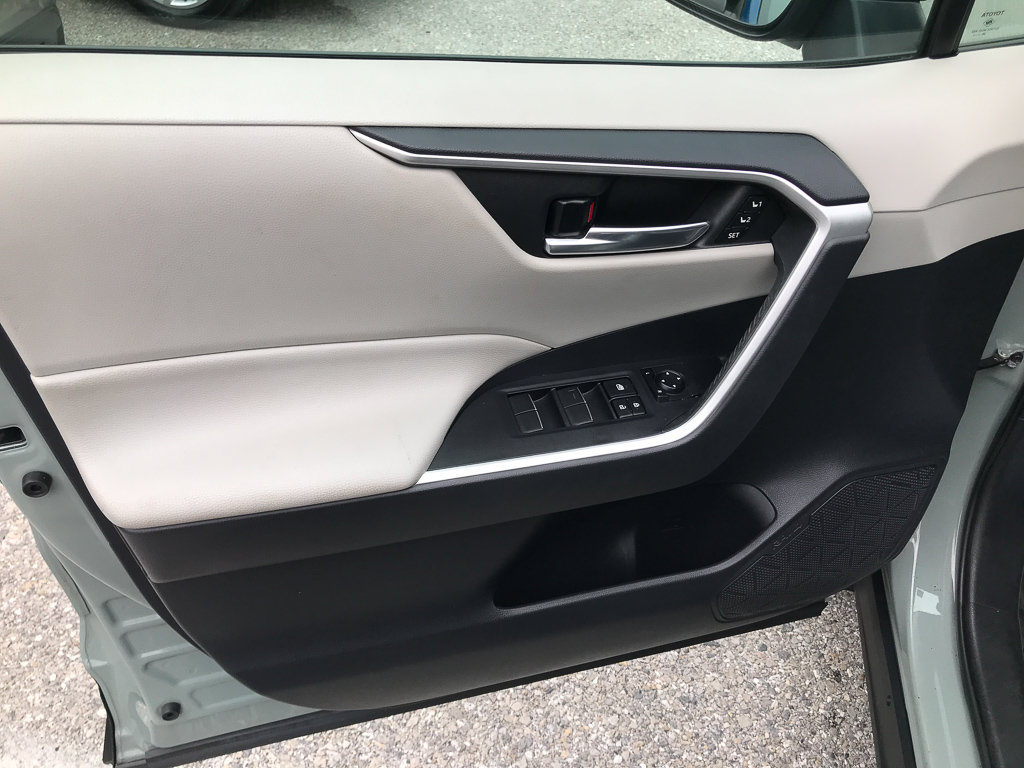 Certified 2021 Toyota RAV4 XLE Premium AWD/4WD image 15