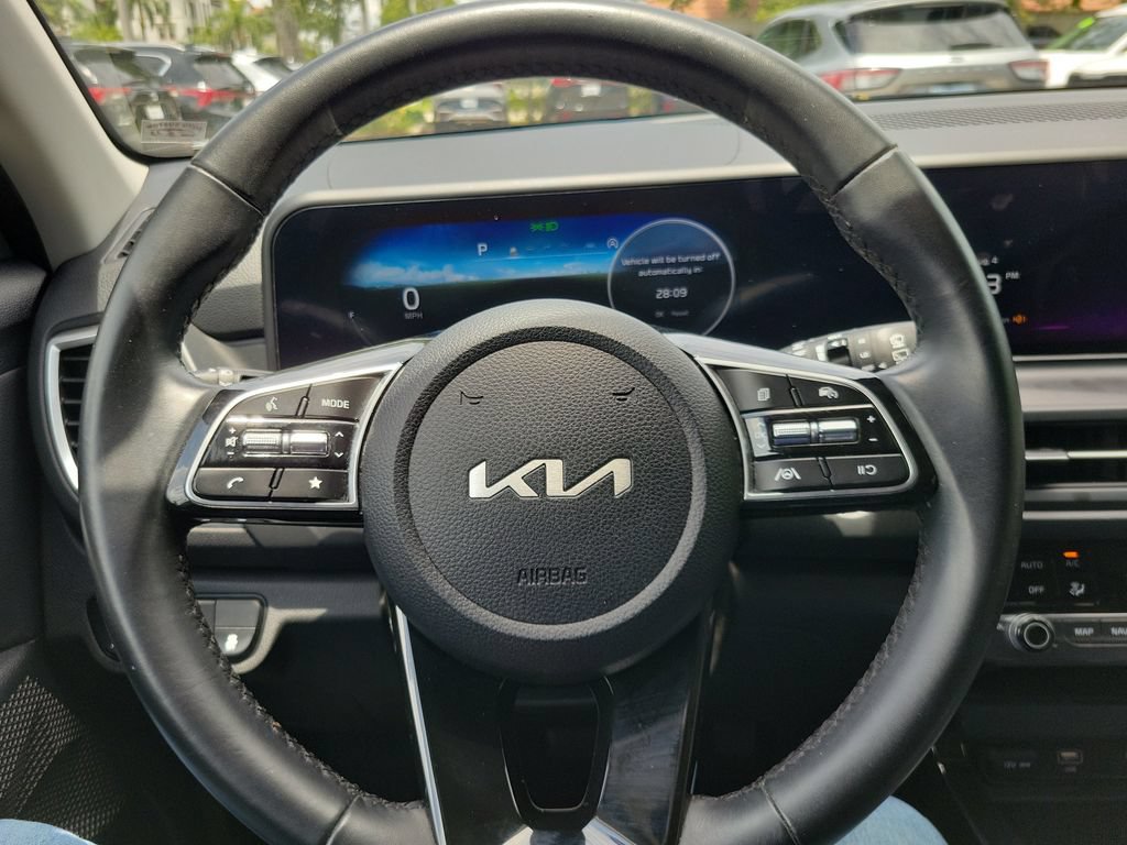 Certified 2024 Kia Seltos EX FWD image 20