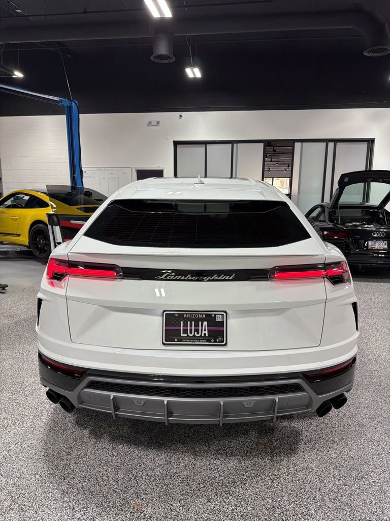 Used 2020 Lamborghini Urus AWD/4WD image 4