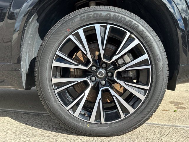 Certified 2024 Volvo XC90 T8 Plus AWD/4WD image 9
