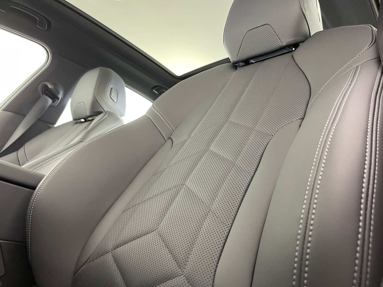 New 2024 BMW i5 eDrive40i w/ Premium Package image 23