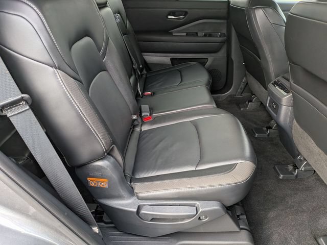 Certified 2025 Nissan Pathfinder SL AWD/4WD image 27