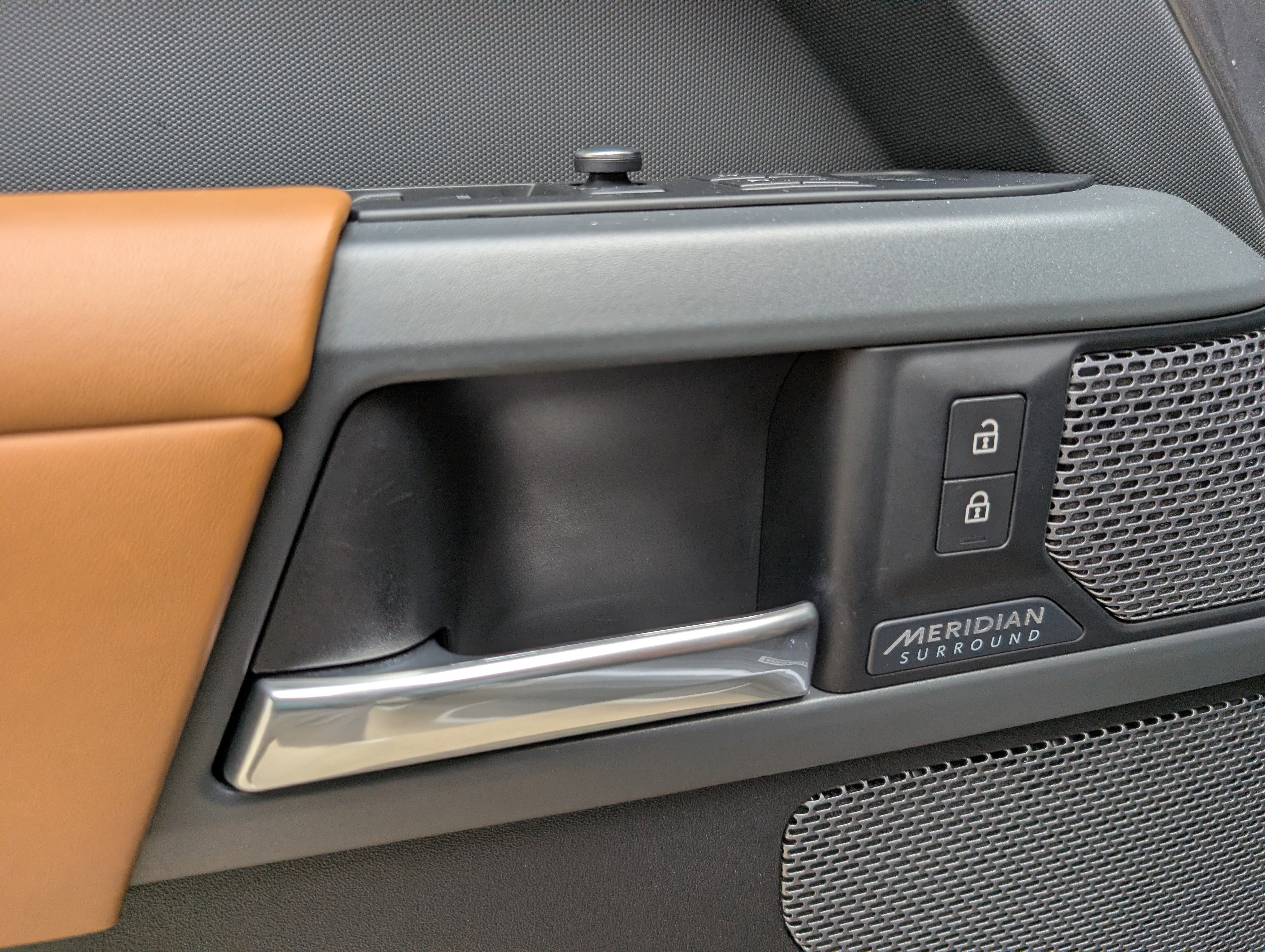 Used 2020 Land Rover Defender 110 X image 19