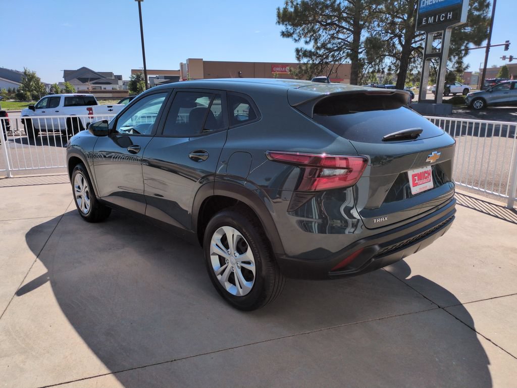 Used 2026 Chevrolet Trax LS FWD image 3