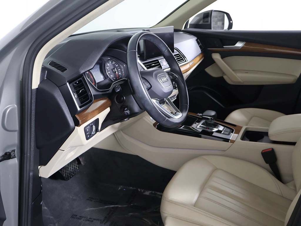 Used 2023 Audi Q5 2.0T Premium w/ Convenience Package AWD/4WD image 24