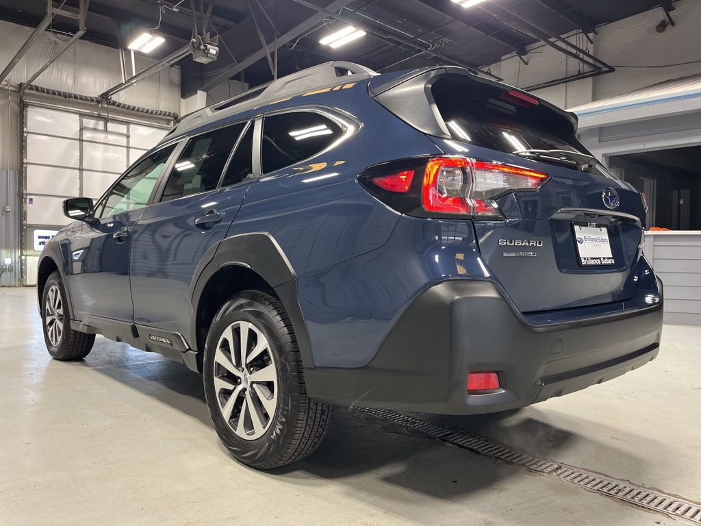 Certified 2025 Subaru Outback Premium image 6