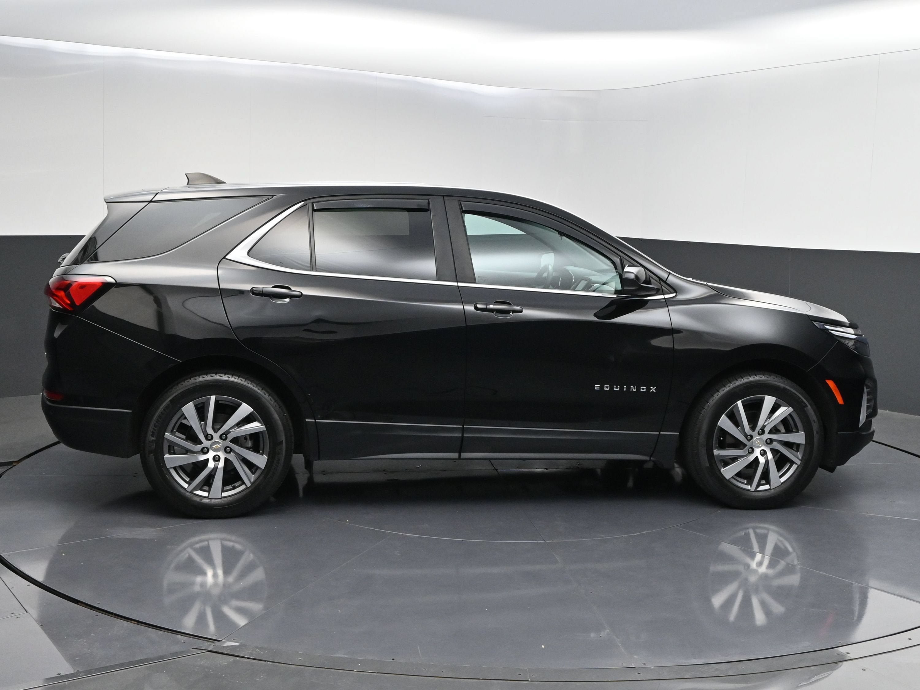 Used 2022 Chevrolet Equinox LT FWD image 8