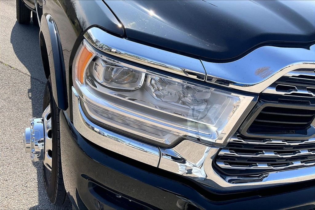 Used 2024 RAM 3500 Limited AWD/4WD image 28
