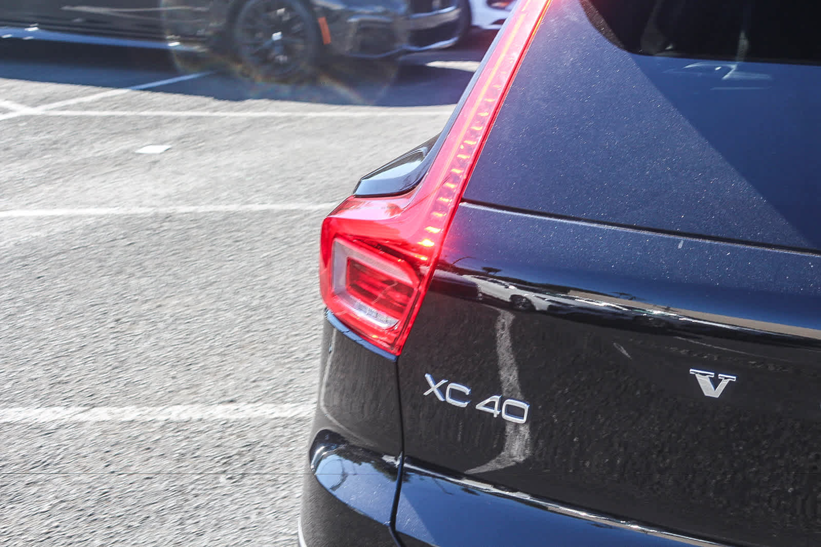 Used 2021 Volvo XC40 T5 R-Design AWD/4WD image 8