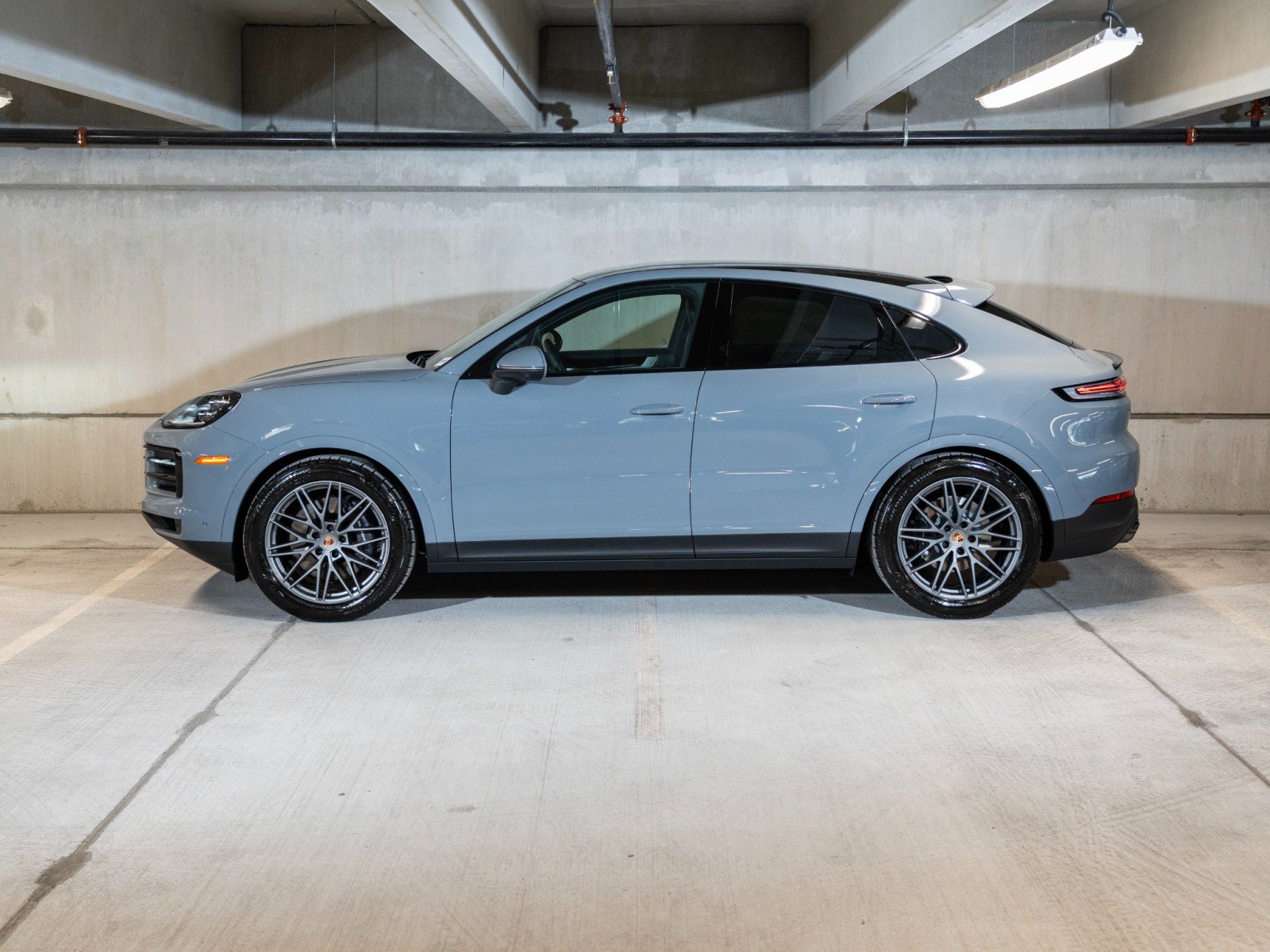 New 2026 Porsche Cayenne GTS AWD/4WD image 2