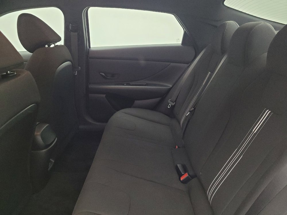 Used 2025 Hyundai Elantra Sport image 18