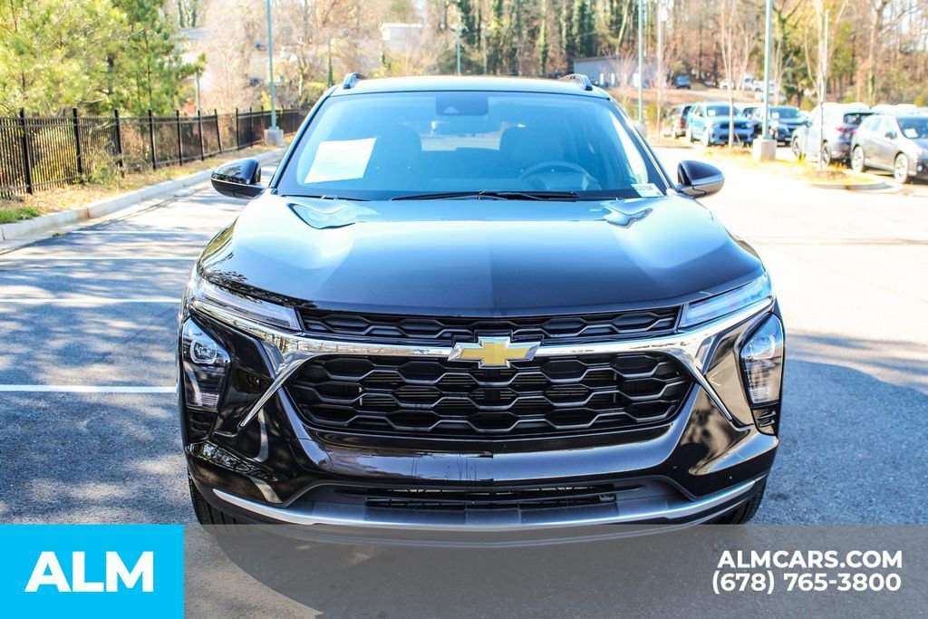 Used 2025 Chevrolet Trax LT w/ LT Convenience Package image 10