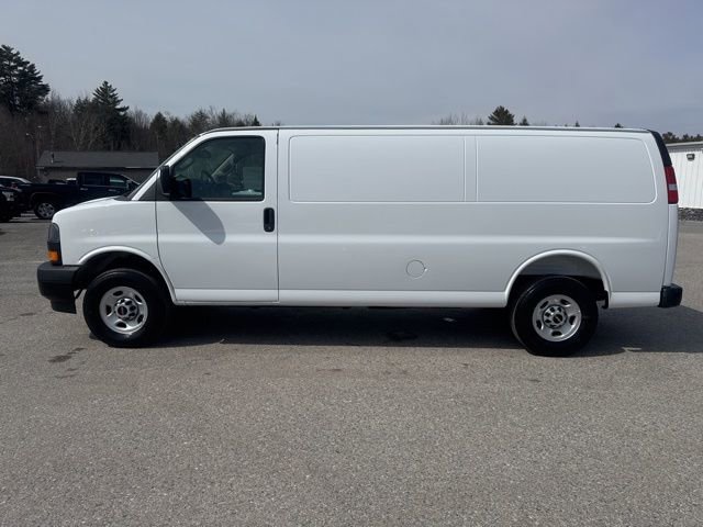 New 2026 GMC Savana 2500 Extended RWD image 3
