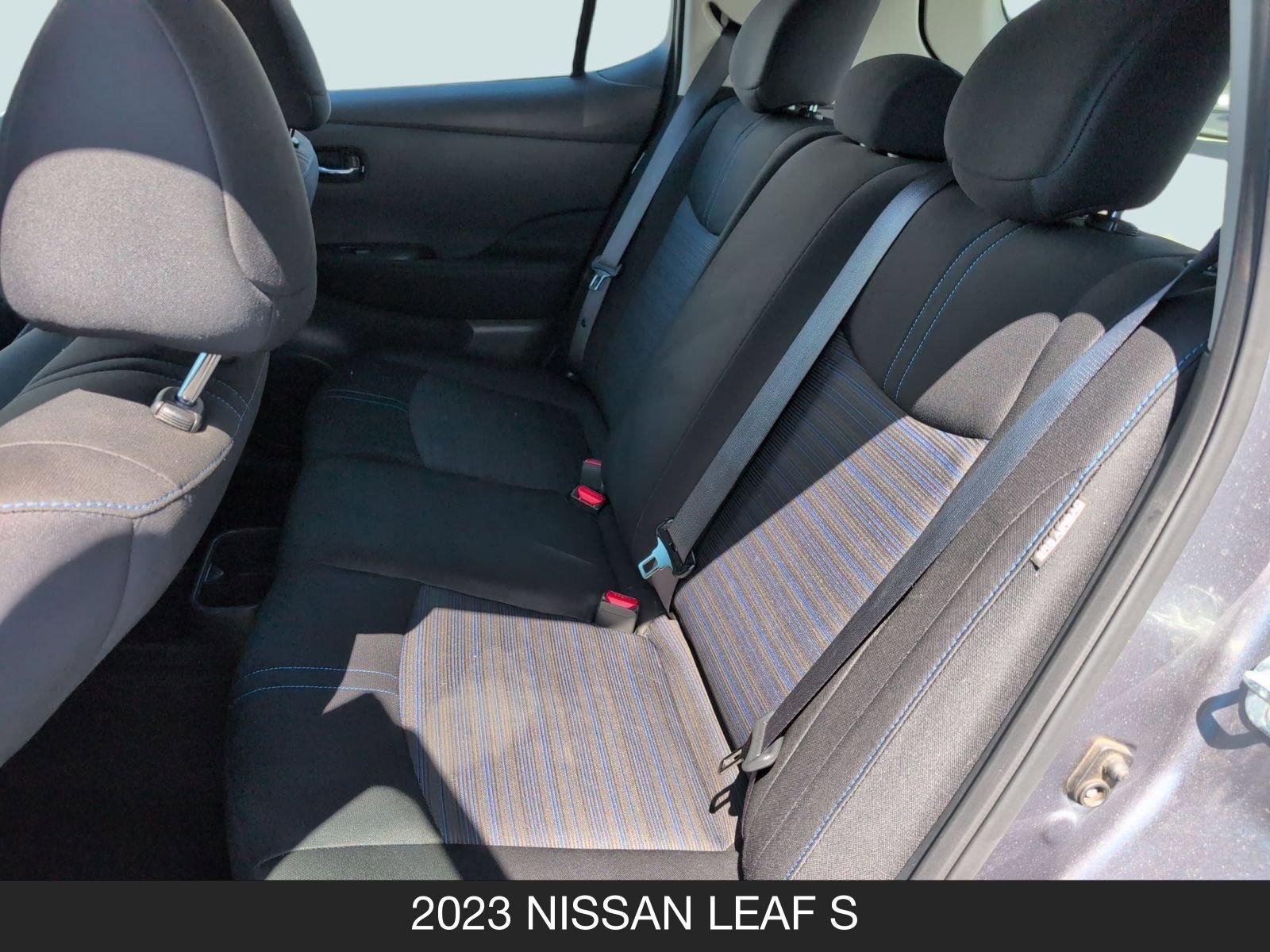 Used 2023 Nissan Leaf S image 12