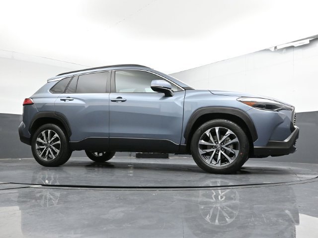 Used 2023 Toyota Corolla Cross XLE w/ Convenience Package FWD image 48