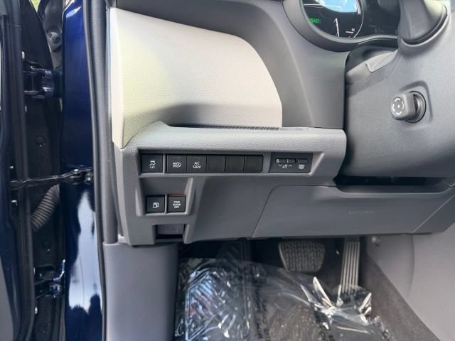 Certified 2024 Toyota Sienna Limited FWD image 23
