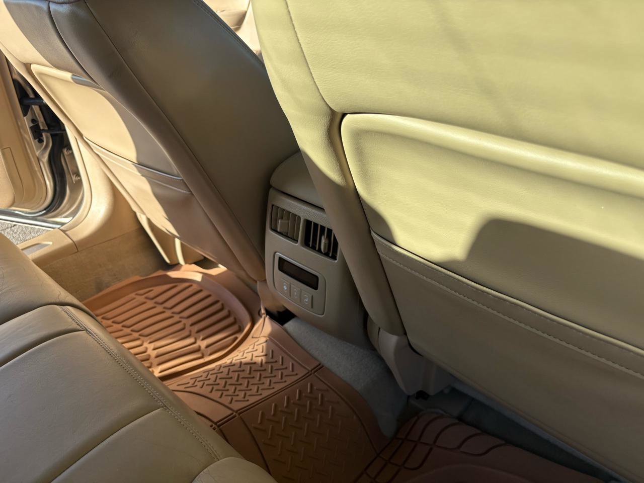 Used 2006 Cadillac DTS Performance image 24