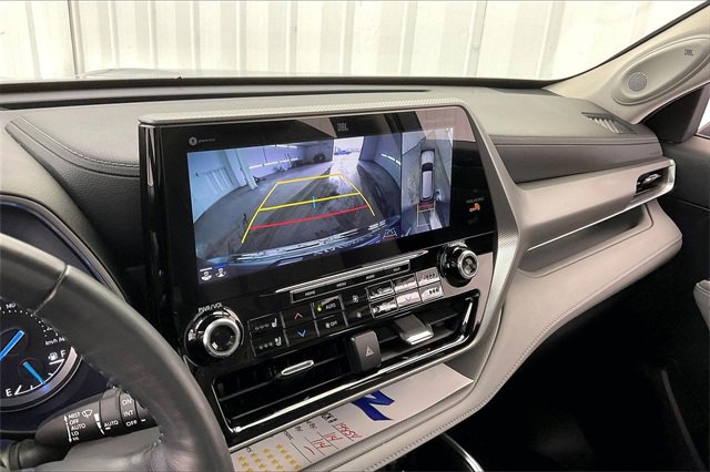 Used 2021 Toyota Highlander Platinum image 28