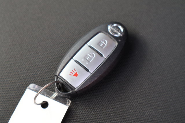 Used 2024 Nissan Rogue S AWD/4WD image 27