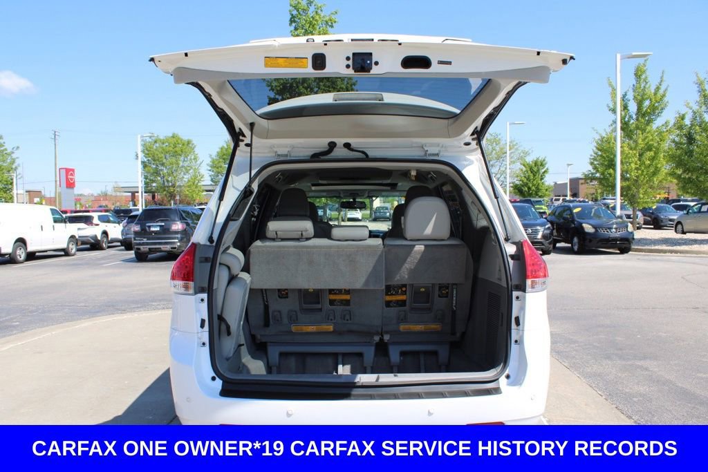 Used 2014 Toyota Sienna XLE w/ XLE Premium Package FWD image 9