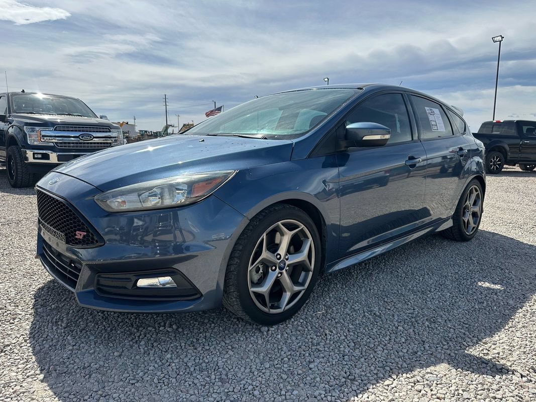 Used 2018 Ford Focus ST FWD image 5