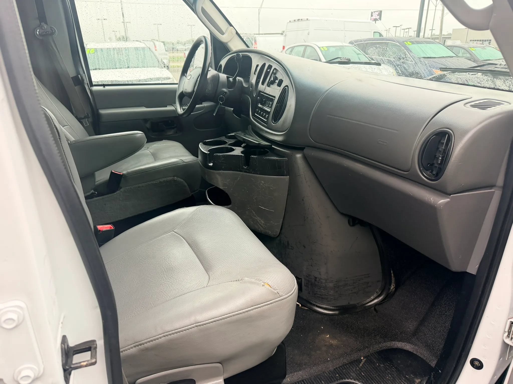 Used 2008 Ford E-250 and Econoline 250 RWD image 11