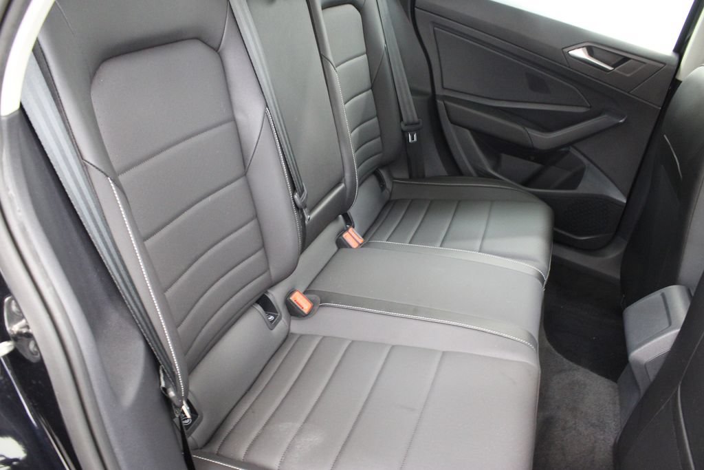 Certified 2023 Volkswagen Jetta SE FWD image 19