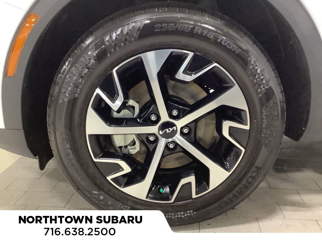 Used 2025 Kia Sportage EX w/ Premium Package image 23