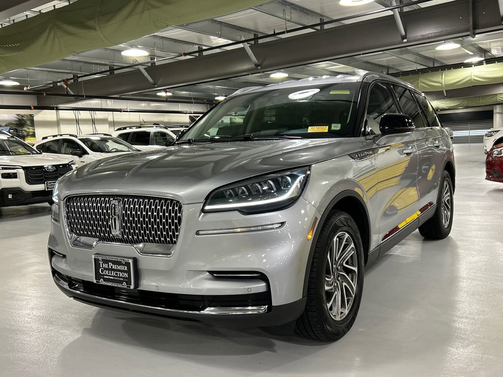 Certified 2023 Lincoln Aviator AWD image 5