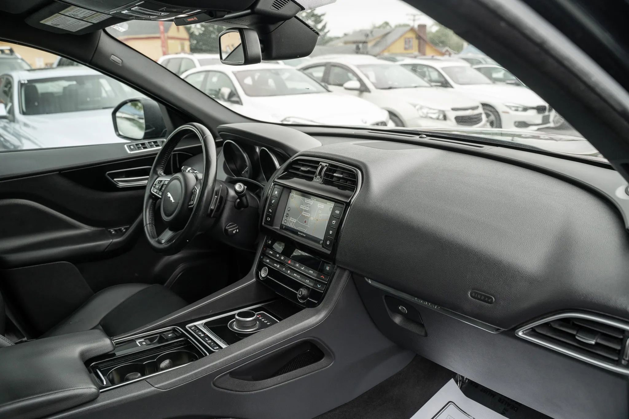 Used 2018 Jaguar F-PACE Premium AWD/4WD image 14