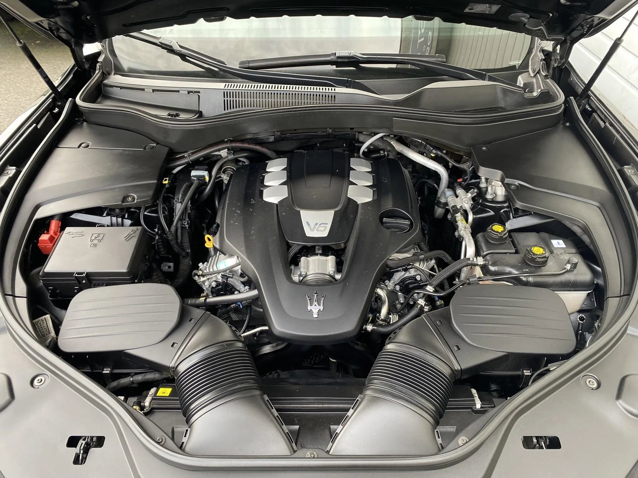 Used 2018 Maserati Levante image 33