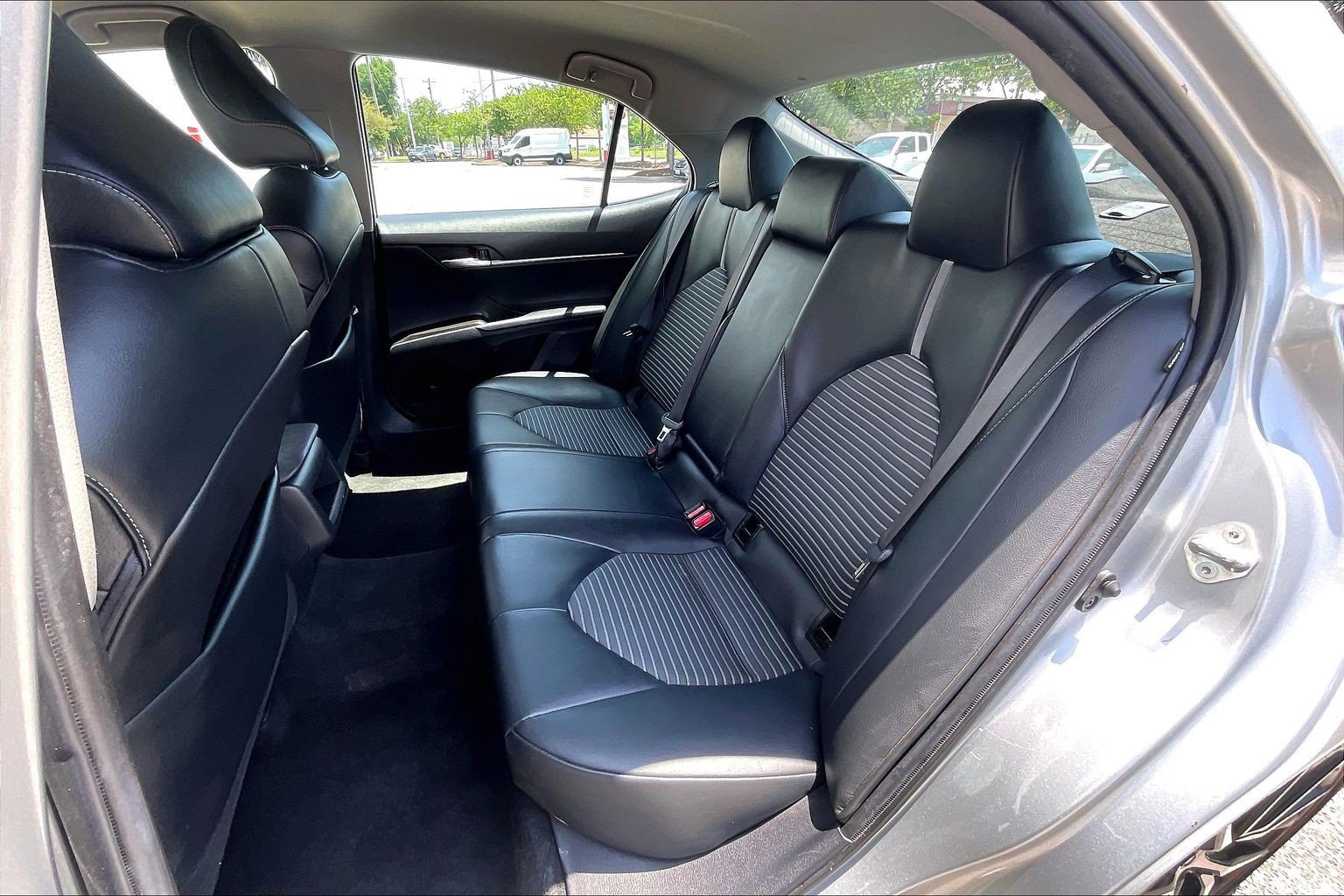 Used 2021 Toyota Camry SE FWD image 30