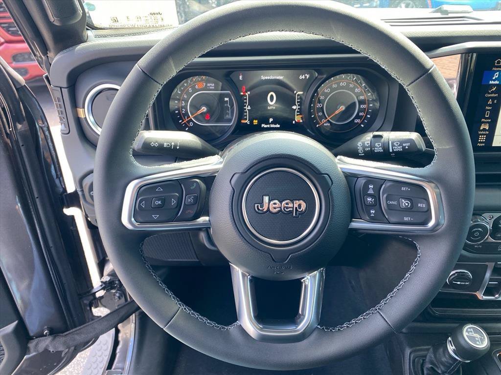 New 2026 Jeep Wrangler Unlimited Sahara w/ Technology Group AWD/4WD image 6
