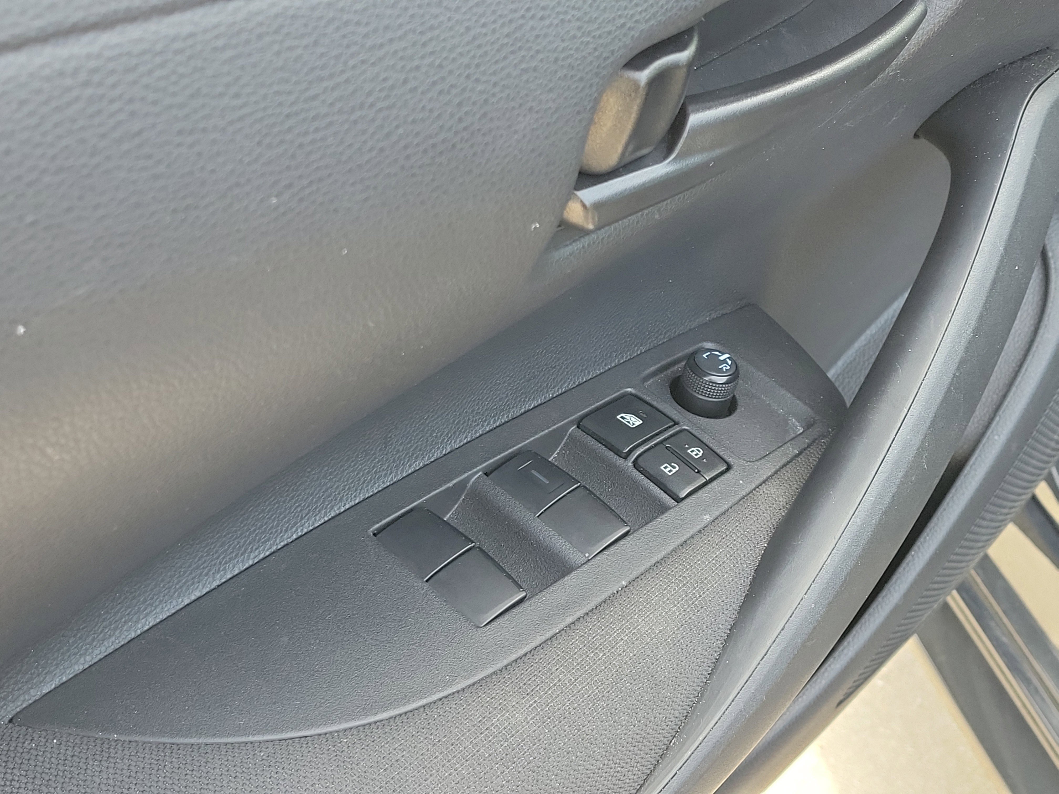 Used 2025 Toyota Corolla LE image 21