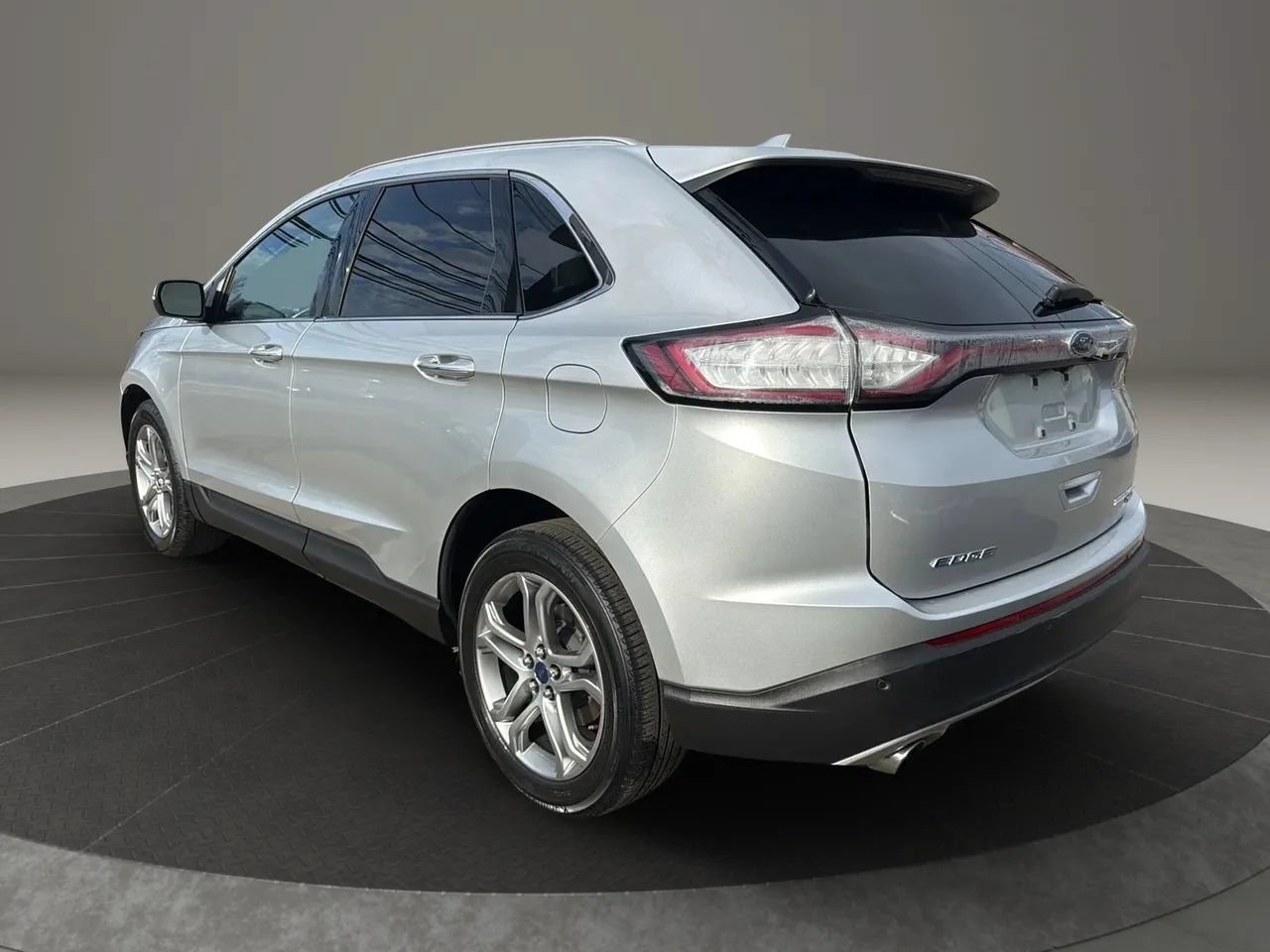 Used 2016 Ford Edge Titanium w/ Technology Package AWD/4WD image 7