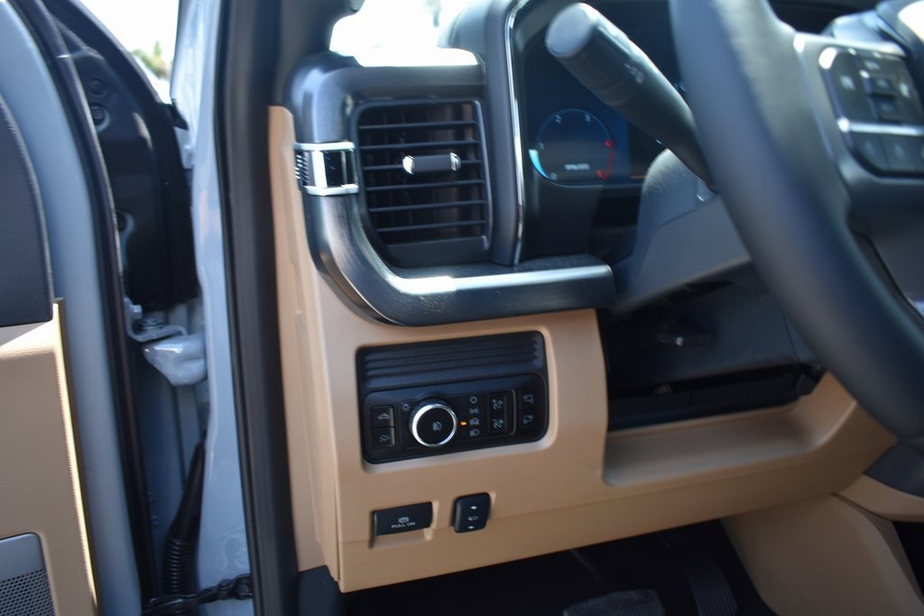 Used 2025 Ford F450 Lariat w/ FX4 Off-Road Package image 25