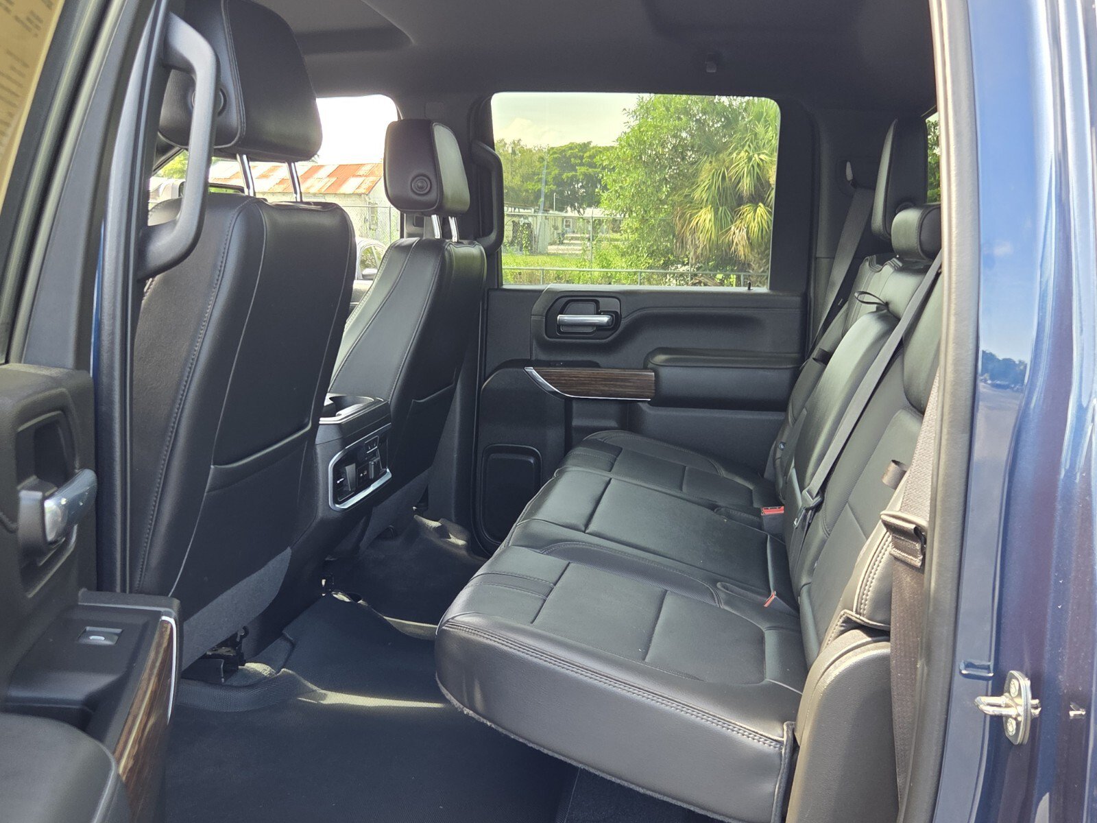 Certified 2023 Chevrolet Silverado 3500 High Country AWD/4WD image 10