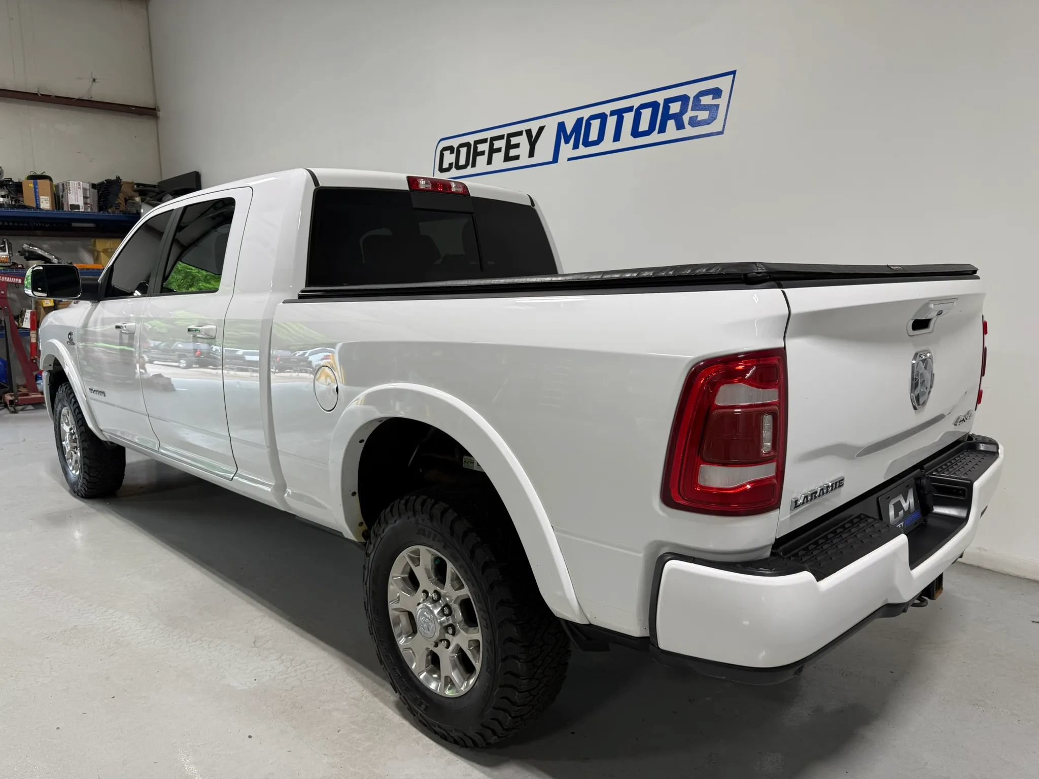 Used 2020 RAM 2500 Laramie w/ Body Color Bumper Group AWD/4WD image 4