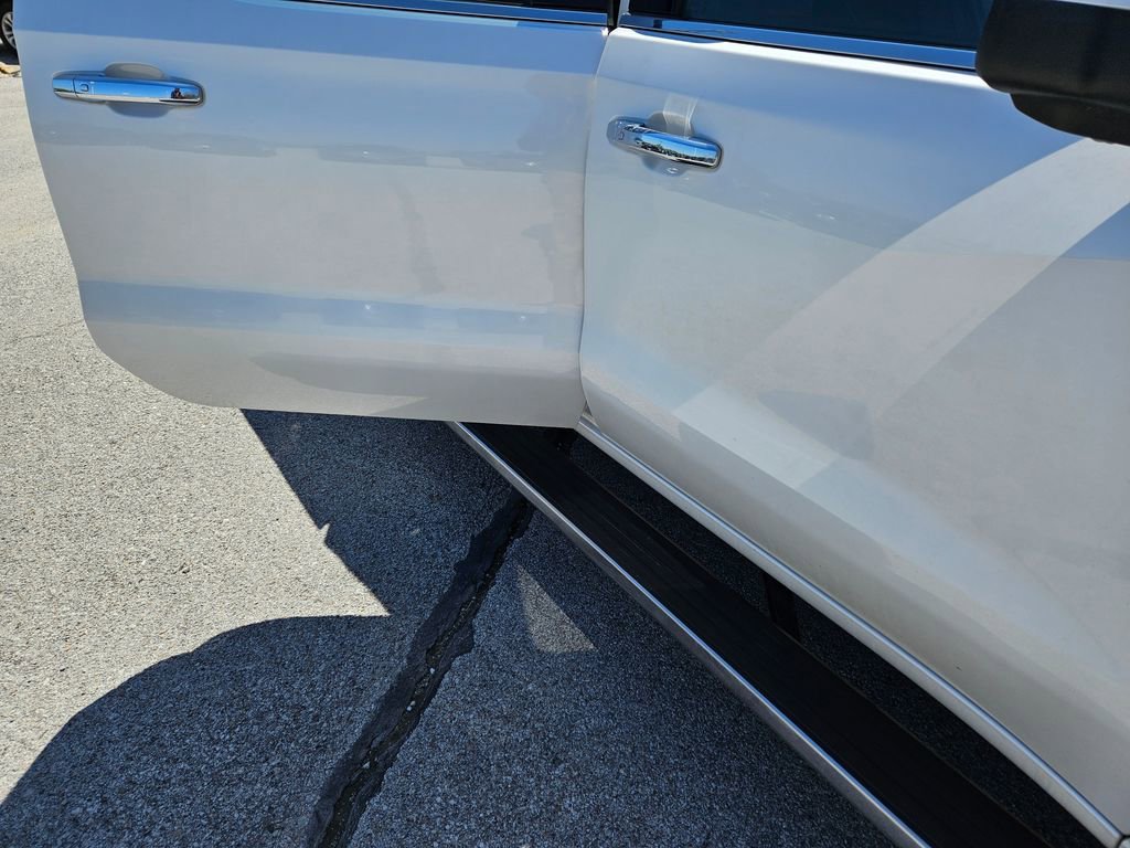 Used 2019 Chevrolet Silverado 1500 High Country w/ Technology Package AWD/4WD image 6
