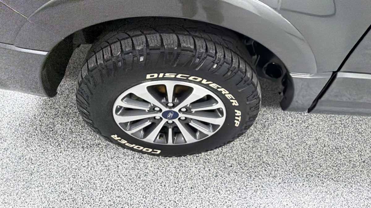 Used 2016 Ford Expedition EL XLT AWD/4WD image 33