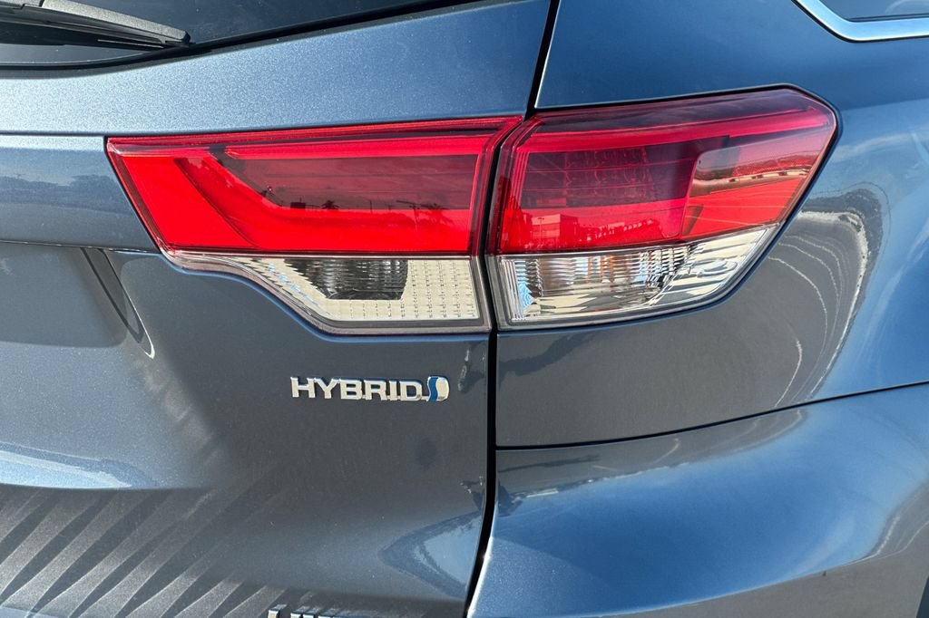 Used 2017 Toyota Highlander Limited Platinum AWD/4WD image 28