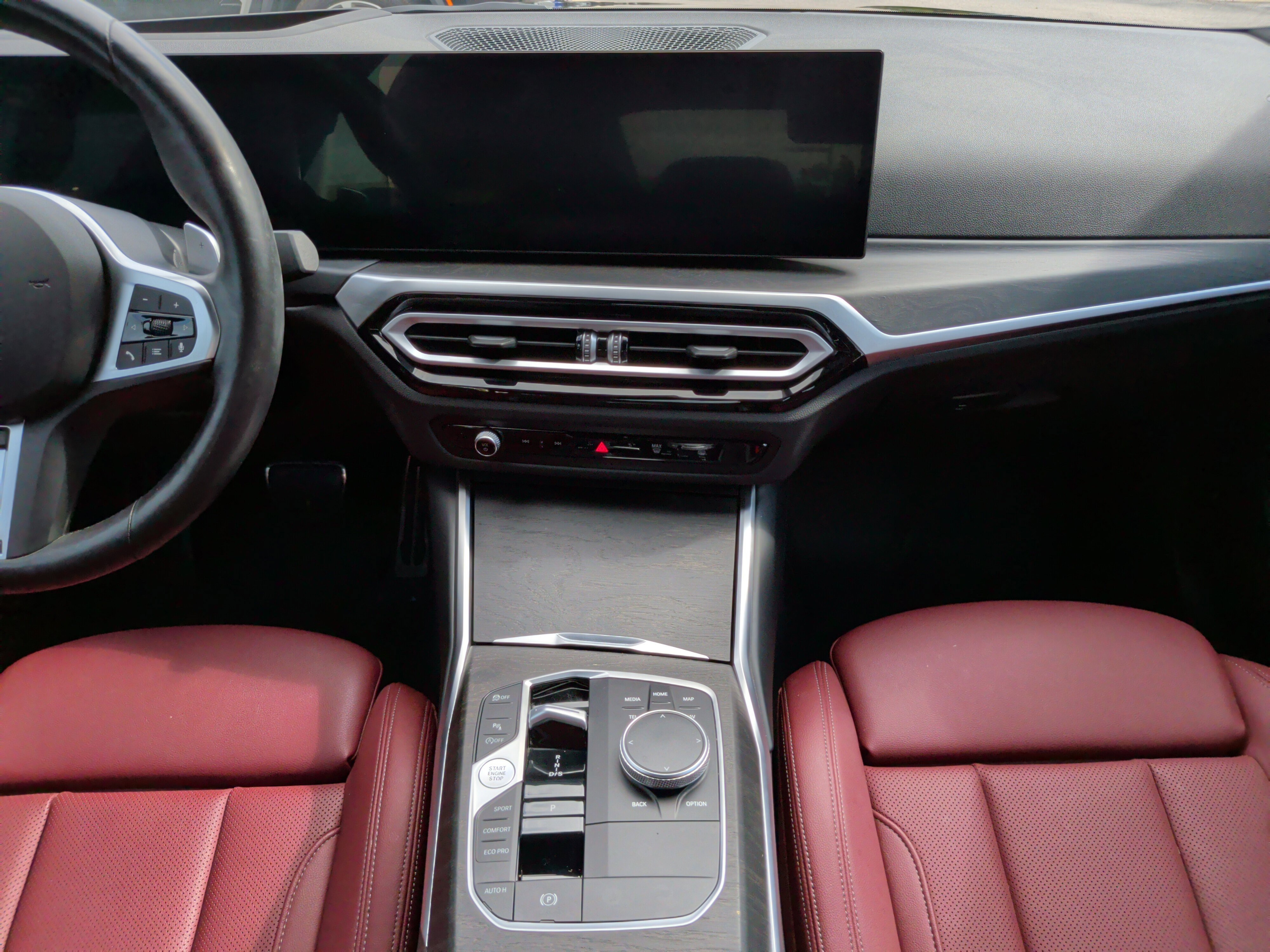 Certified 2024 BMW 330i Sedan w/ M Sport Package image 31